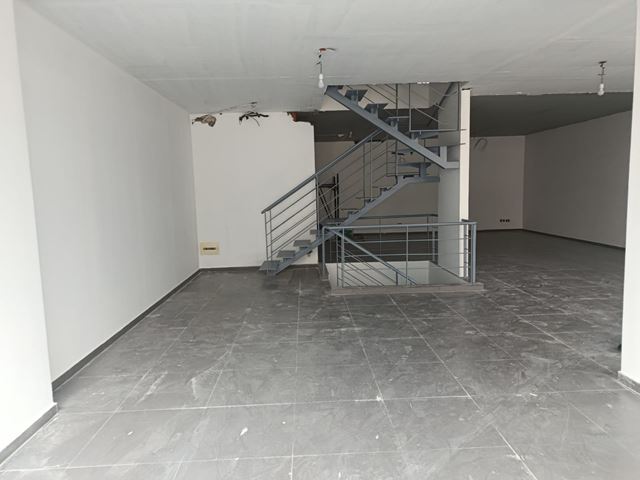 Office for rent in Dikwene, Metn