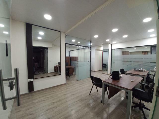 Office for rent in Forn el chebak, Baabda