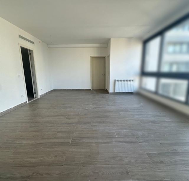 Apartment for rent in Ain el mrayseh, Beirut
