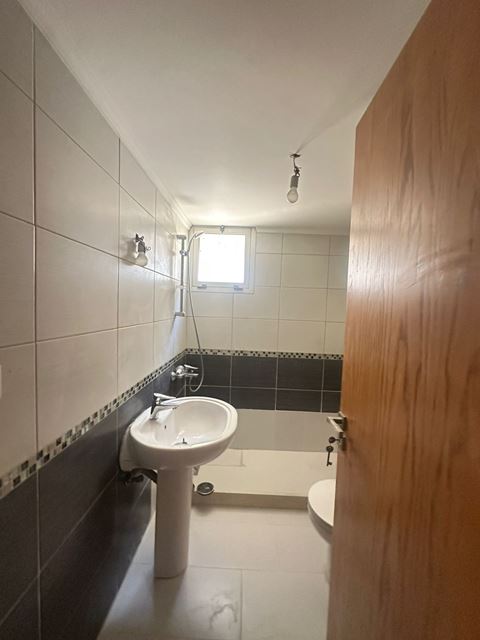 Apartment with a terrace for rent in Verdun, Beirut - photo 3