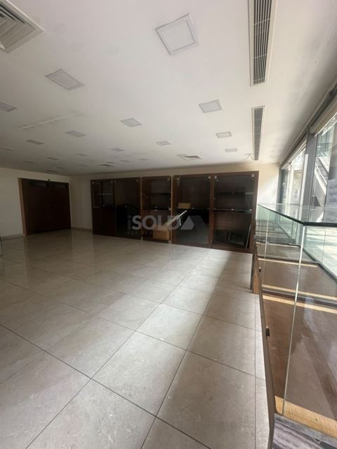 Store for rent in Verdun, Beirut - photo 2