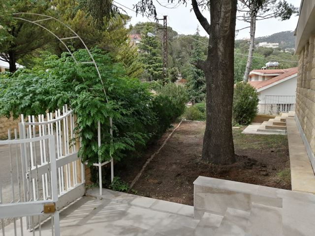 Villa with a terrace for sale in Baabdat, Metn - photo 3