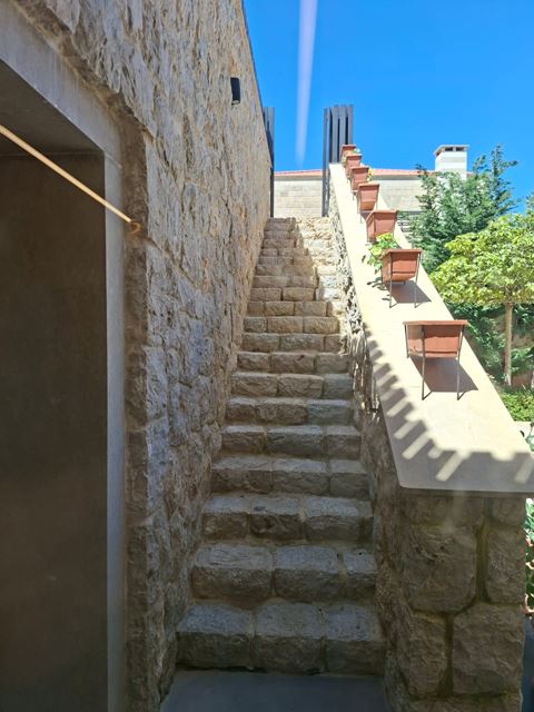 Villa with a garden for rent in Bikfaya, Metn - photo 3