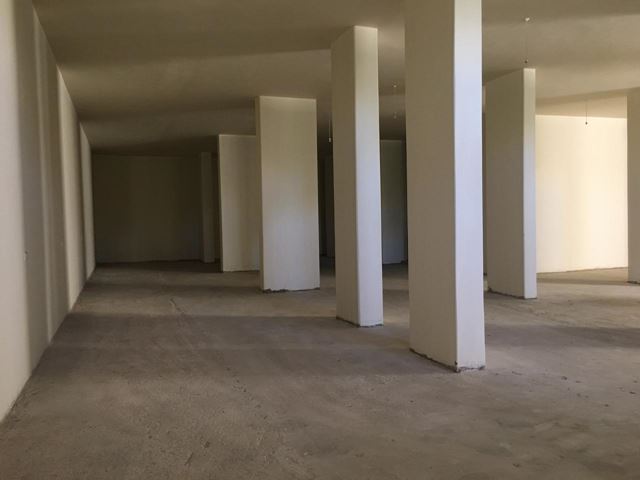 Showroom for sale in Zalka, Metn - photo 2