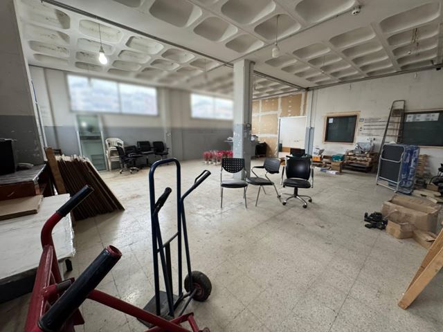 Showroom for rent in Dikwene, Metn
