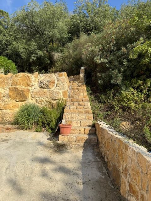 Apartment with a mountain view for sale in Aaraya, Baabda