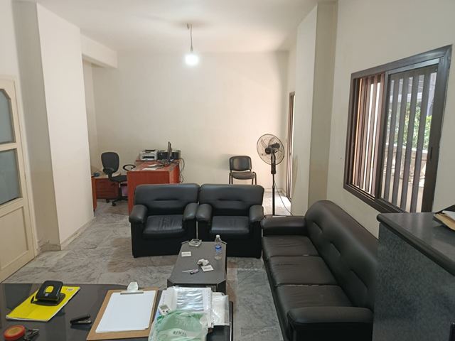 Office with a terrace for sale in Ain el remaneh, Baabda