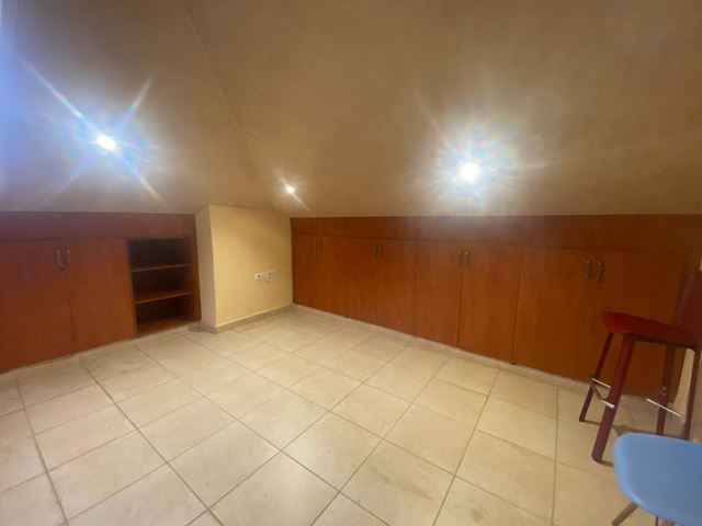 Apartment with a mountain view for rent in Jouret El Ballout, Metn - photo 3