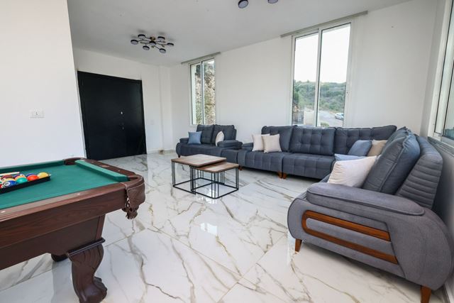 Apartment with a garden for sale in Batroun