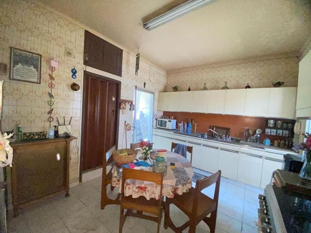Apartment with a mountain view for sale in Msaytbeh, Beirut - photo 2