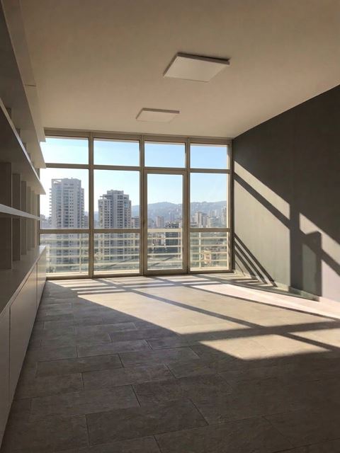 Office for sale in Achrafieh, Beirut - photo 3