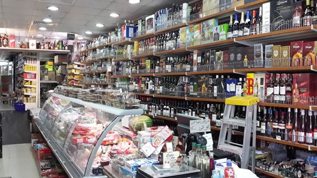 Store with a terrace for sale in Ain el remaneh, Baabda