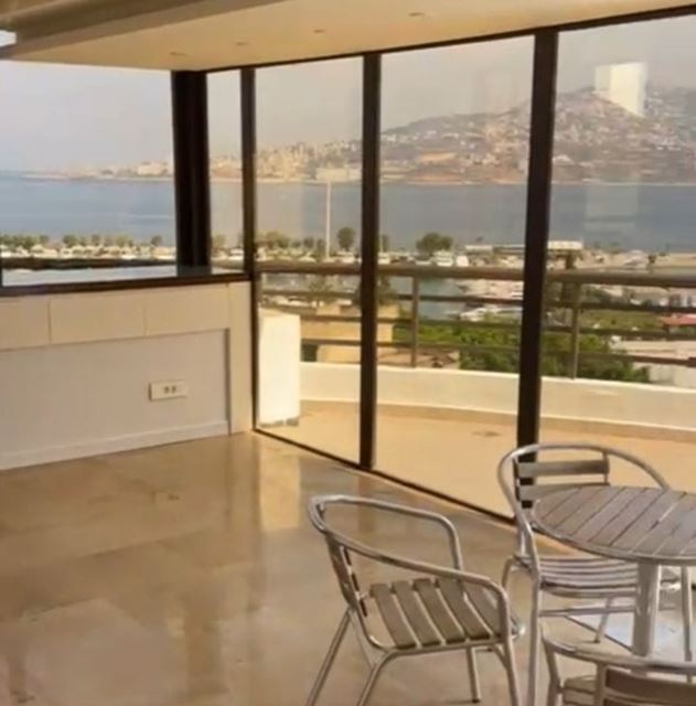 Office with a mountain view for rent in Kaslik, Keserwan