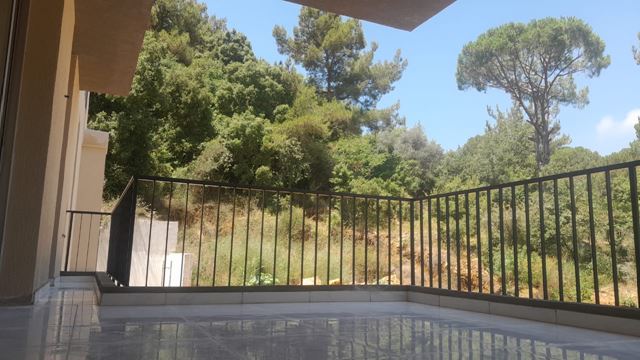 شقة بإطلالة على البحر للبيع في حالات، جبيل