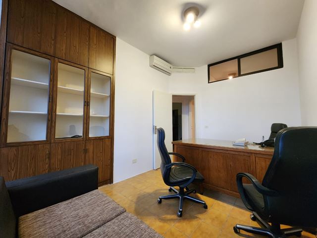 Office for rent in Jounieh, Keserwan
