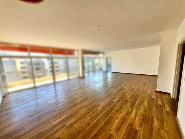 Office for sale in Clemenceau, Beirut