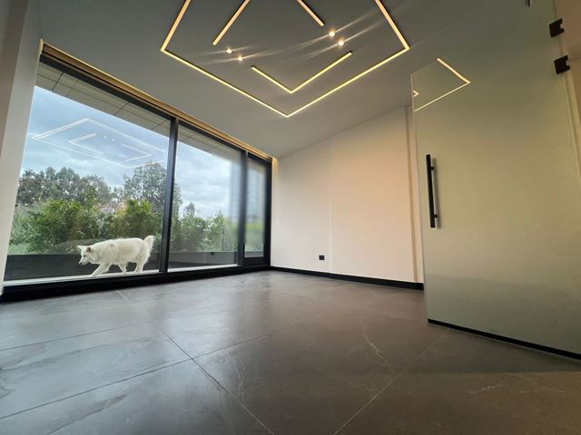 Office with a pool for rent in Achrafieh, Beirut