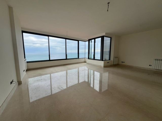 Sea-view apartment for rent in Hamra, Beirut