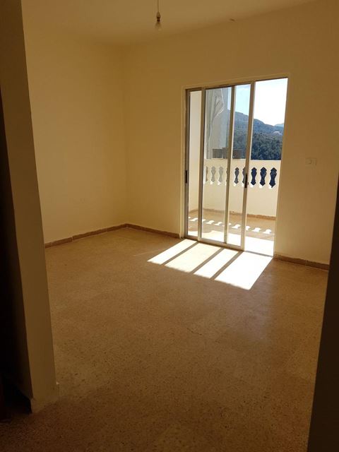 Sea-view apartment for sale in Baawerta, Aley