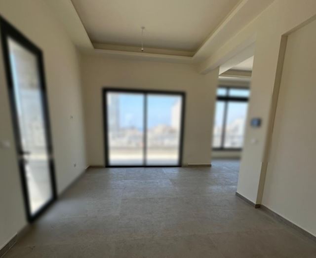 Apartment with a terrace for sale in Verdun, Beirut - photo 2