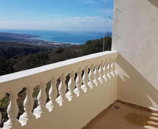 Apartment with a mountain view for sale in Baawerta, Aley