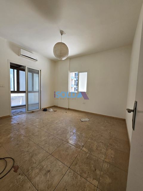Apartment with a terrace for sale in Achrafieh, Beirut - photo 2