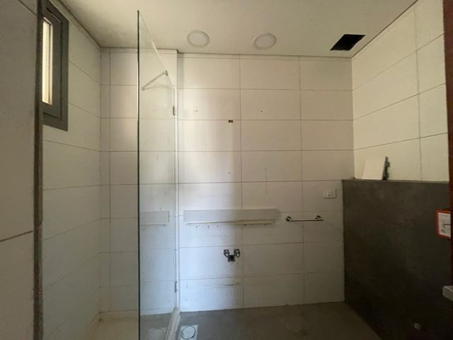 Sea-view apartment for sale in Achrafieh, Beirut - photo 3