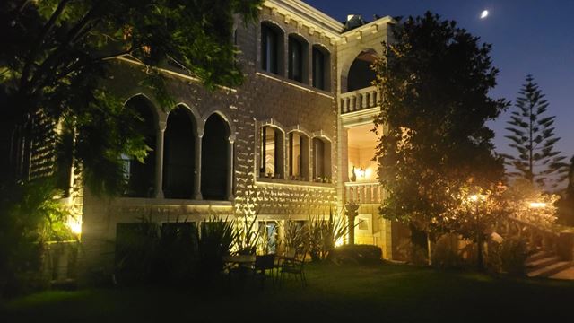 Sea-view villa for sale in Mechref, Chouf - photo 3