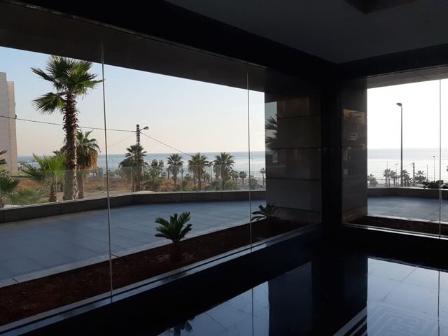 Sea-view apartment for sale in Ramlet El Bayda, Beirut - photo 2