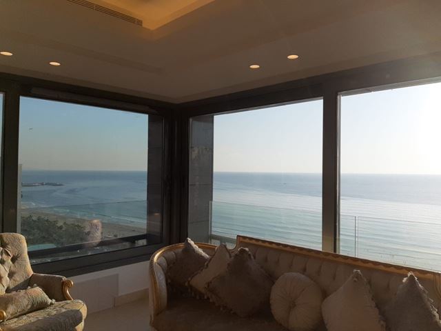 Sea-view apartment for sale in Ramlet El Bayda, Beirut
