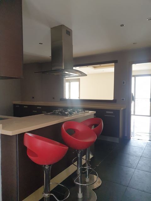 Apartment for sale in Ramlet El Bayda, Beirut - photo 3