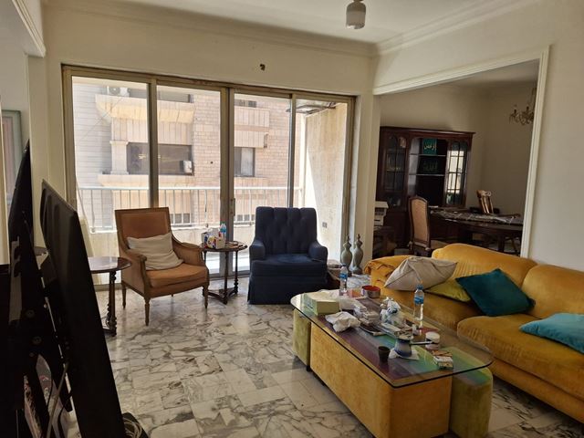 Sea-view apartment for sale in Ramlet El Bayda, Beirut