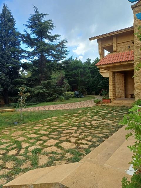 Villa for sale in Aley