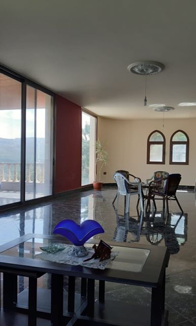 Villa with a terrace for sale in Aley - photo 2