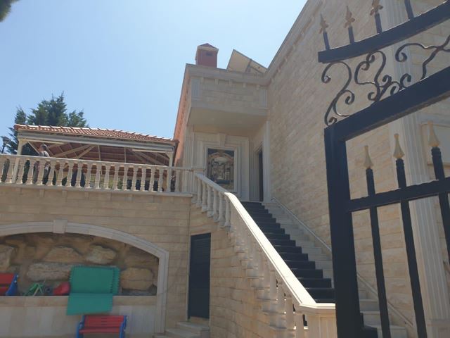 Villa with a pool for sale in Aley - photo 2