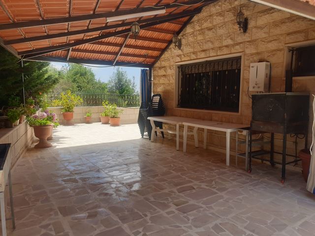 Villa with a terrace for rent in Aabediyeh, Aley - photo 3