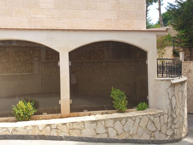 Villa with a terrace for sale in Aabediyeh, Aley - photo 2