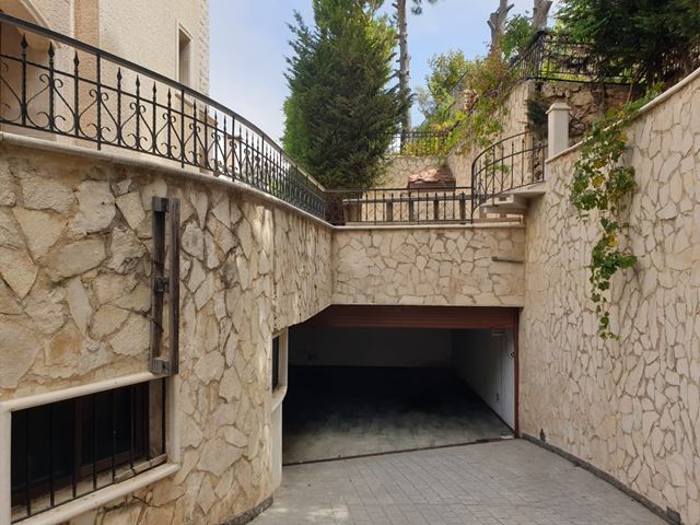 Villa with a terrace for sale in Aabediyeh, Aley - photo 3