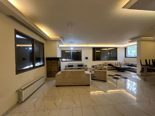 Villa with a mountain view for rent in Aley