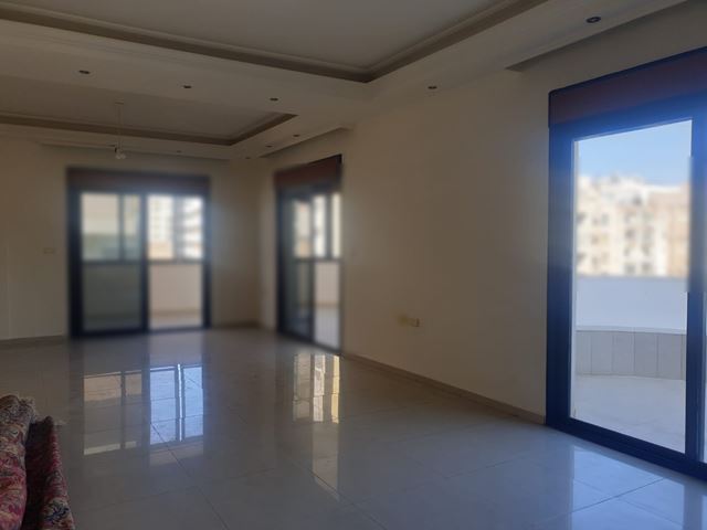 Sea-view apartment for rent in Tallet el khayat, Beirut