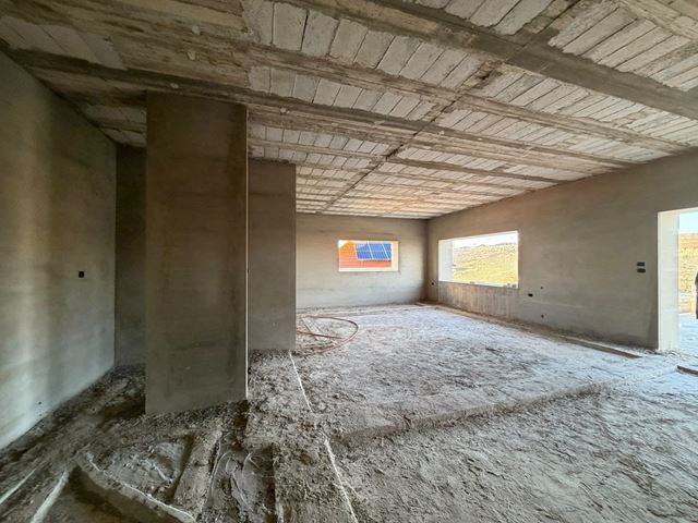 Villa for sale in Baissour, Aley