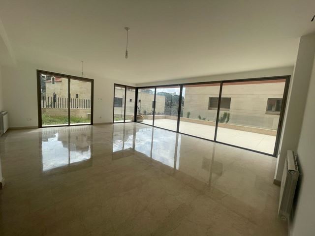 Apartment with a terrace for sale in Broumana, Metn - photo 2
