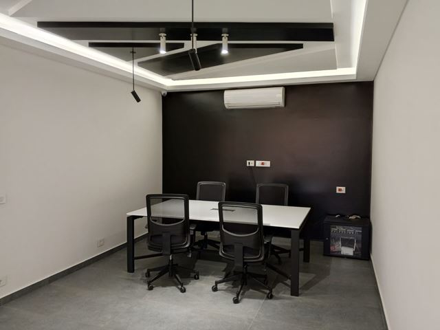 Office for sale in Dikwene, Metn