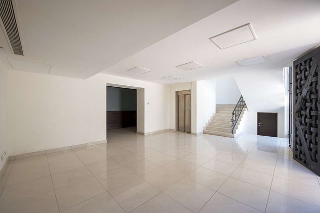 Building for rent in Jal El Dib, Metn - photo 2