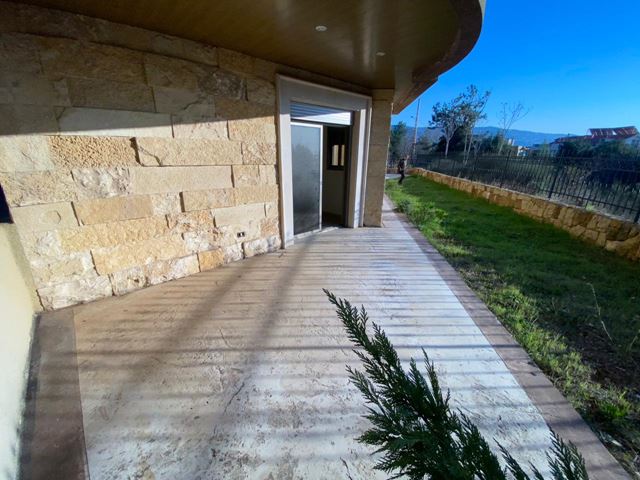 Sea-view apartment for sale in Ballouneh, Keserwan - photo 2