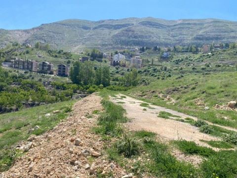 Land with a mountain view for sale in Kfarzebian, Keserwan - photo 3