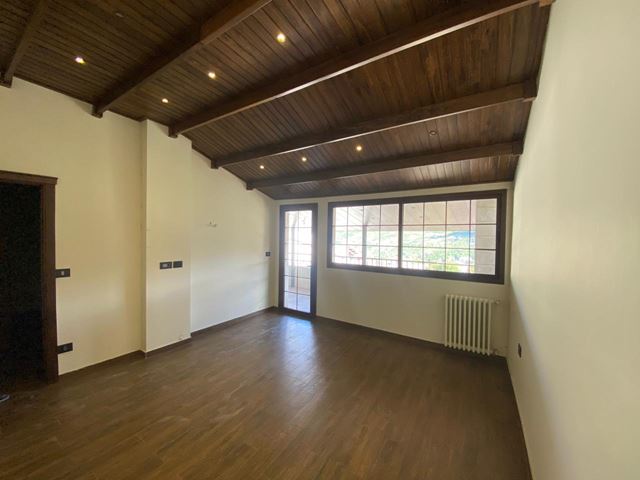 Apartment with a terrace for sale in Hrajel, Keserwan - photo 2