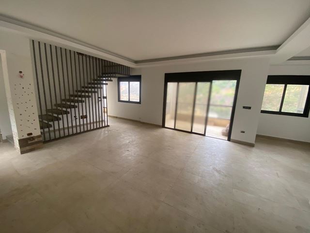 Apartment with a terrace for sale in Daroun - Harissa, Keserwan - photo 2