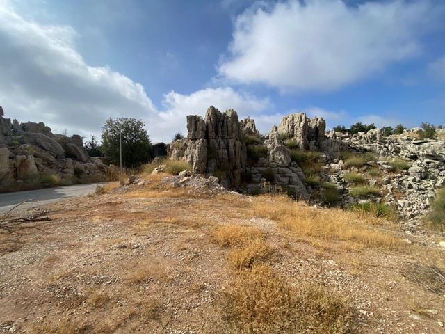 أرض بإطلالة على الجبل للبيع في فقرة، كسروان - صورة 2