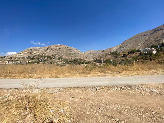 أرض بإطلالة على الجبل للبيع في كفرذبيان، كسروان - صورة 2